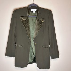 Cool vintage Jones NY Elaborate lapel and button blaze made in USA green